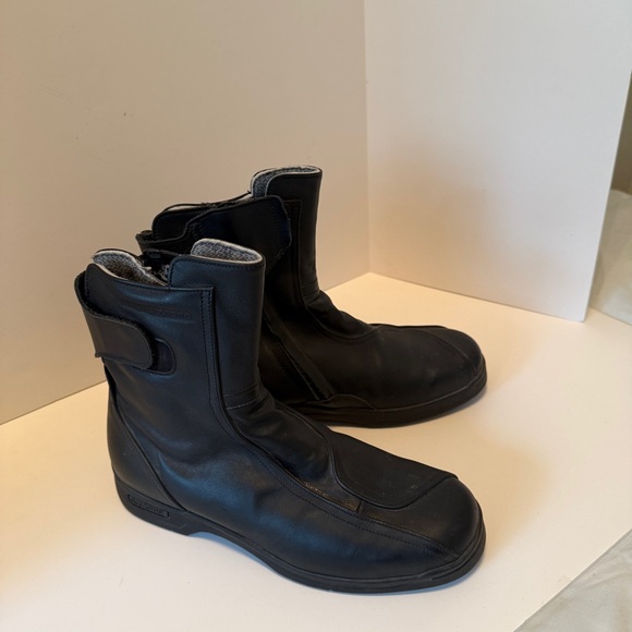 Daytona Rainbow GTX Motorcycle Boots, EU 41 (US 8.5) Gortex Black Leather - Picture 2 of 11
